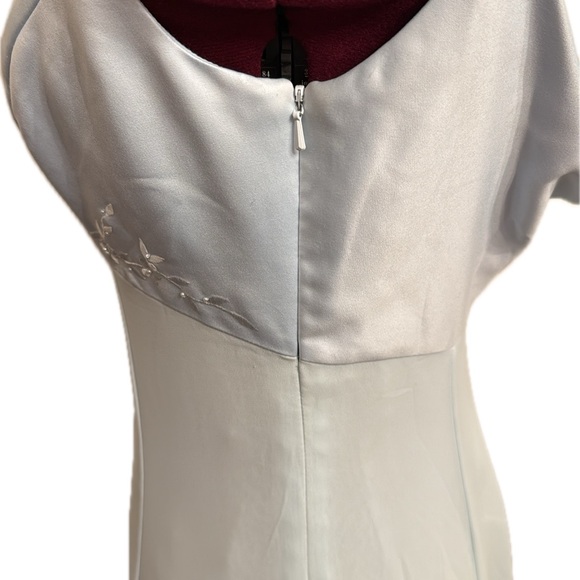 Elegant Light Blue Gown - Picture 3 of 5